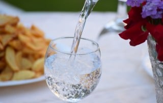 bottle-water-carbonated
