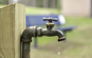 tap-water-dripping