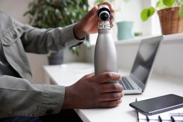 In corporate contexts, where all-day productivity is paramount, point-of-use bottled water dispensers are proving to be more than just office appliances; they are essential productivity partners. 